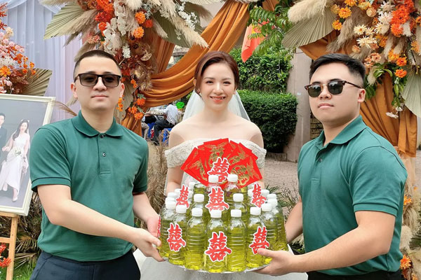 Nhan sắc cô dâu trong đám cưới chú rể khóc nức nở đang gây sốt: Xinh chẳng kém hot girl-7