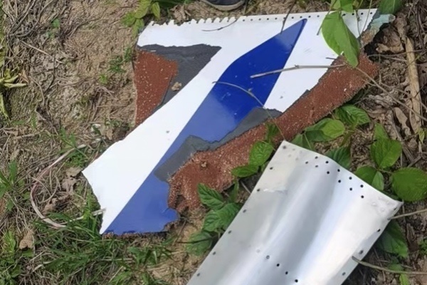 Những hình ảnh hiện trường vụ đâm máy bay chở khách Trung Quốc-3