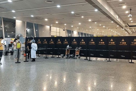 Người thân nạn nhân vụ tai nạn rơi máy bay ở Trung Quốc: Mất 6 người bạn cùng một lúc, cuộc gọi cuối của người vợ tiếp viên đầy thương xót