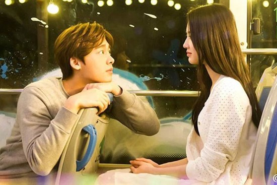 Vừa chụp ảnh cưới xong, người phụ nữ tận mắt thấy tin nhắn sốc óc từ tình cũ của đối phương và cách ứng xử đầy khôn khéo