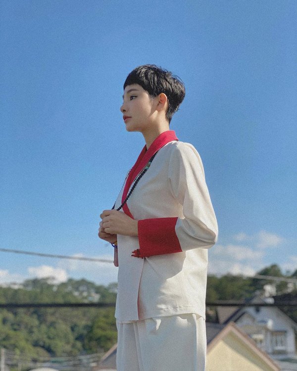 Hiền Hồ có cả BST đồ lam đi chùa kín đáo nhưng ỡm ờ ở 1 chi tiết-9