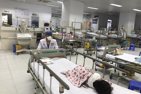 Bà tưởng cháu bị hậu Covid-19, không ngờ phải phẫu thuật u não-1