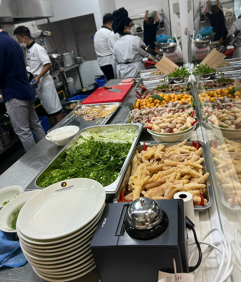 Gần 600 nghìn 2 tô phở gà ở Đà Nẵng, chủ hàng giãi bày về câu hỏi chặt chém-2