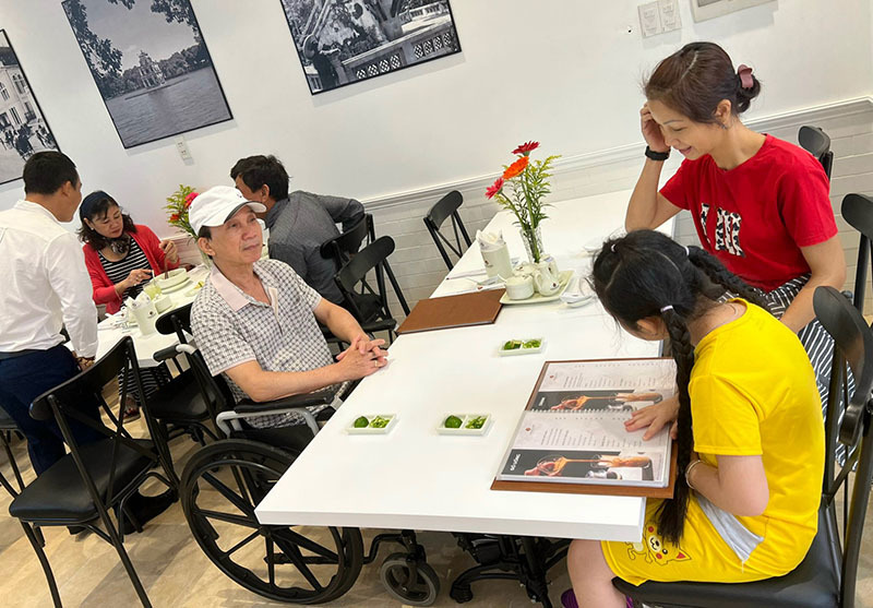 Gần 600 nghìn 2 tô phở gà ở Đà Nẵng, chủ hàng giãi bày về câu hỏi chặt chém-3