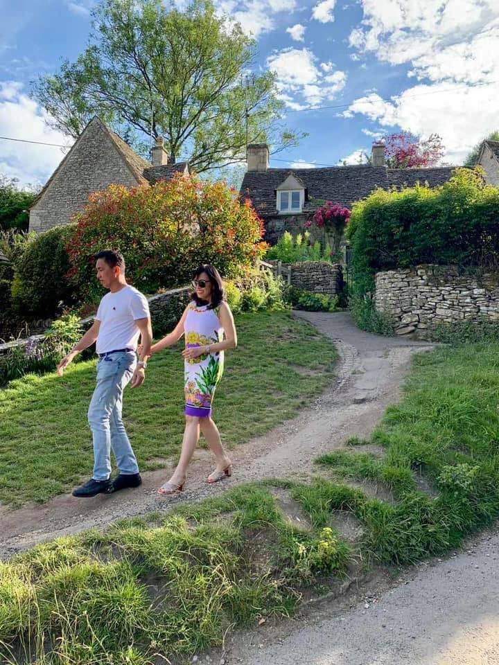 Vợ ông Hồ Nhân chuẩn con gái danh gia vọng tộc với style sang từ trong trứng-12