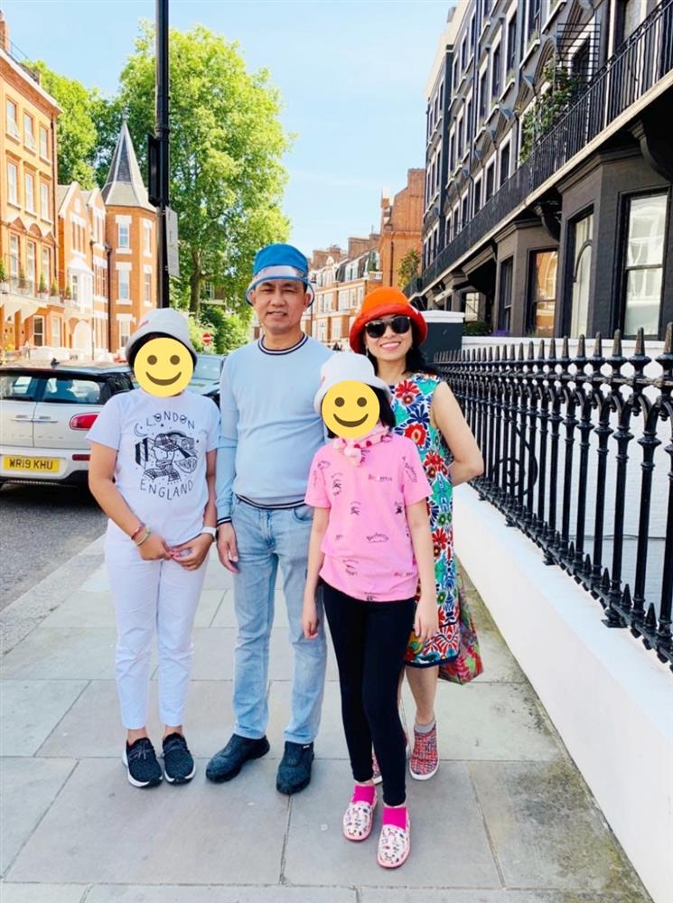 Vợ ông Hồ Nhân chuẩn con gái danh gia vọng tộc với style sang từ trong trứng-14