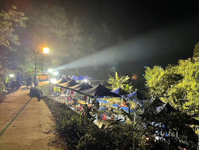 Chi tiết gây sốc tại hiện trường vụ máy bay rơi: Phát hiện tờ tiền 2.000 đồng Việt Nam trong ví nạn nhân xấu số-3