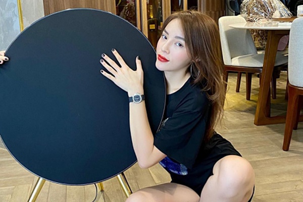 Hoa hậu Kỳ Duyên sau 6 năm vướng scandal hút thuốc lá: Cuộc sống kín tiếng bên tri kỷ là siêu mẫu-7