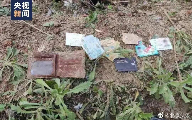 Hình ảnh cuối cùng về các tiếp viên hàng không nghi của máy bay gặp nạn khiến nhiều người chua xót-2