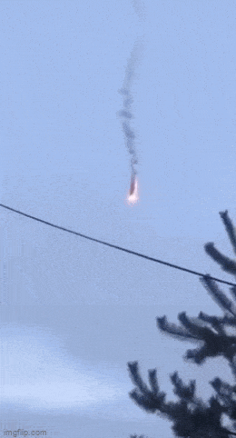 Hình ảnh cuối cùng về các tiếp viên hàng không nghi của máy bay gặp nạn khiến nhiều người chua xót-5