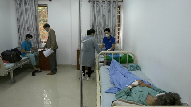 Hàng loạt du khách, vận động viên nhập viện sau khi ăn bánh mì Liên Hoa-1