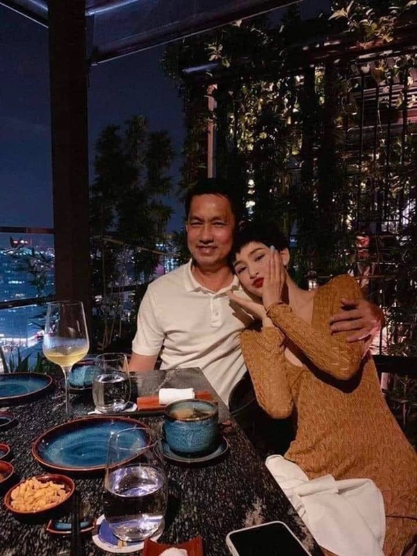 Một Facebooker nổi tiếng: Vụ phát tán ảnh ra ngoài có liên quan đến một thiếu gia ở Sài Gòn, là bạn của Hiền Hồ-2