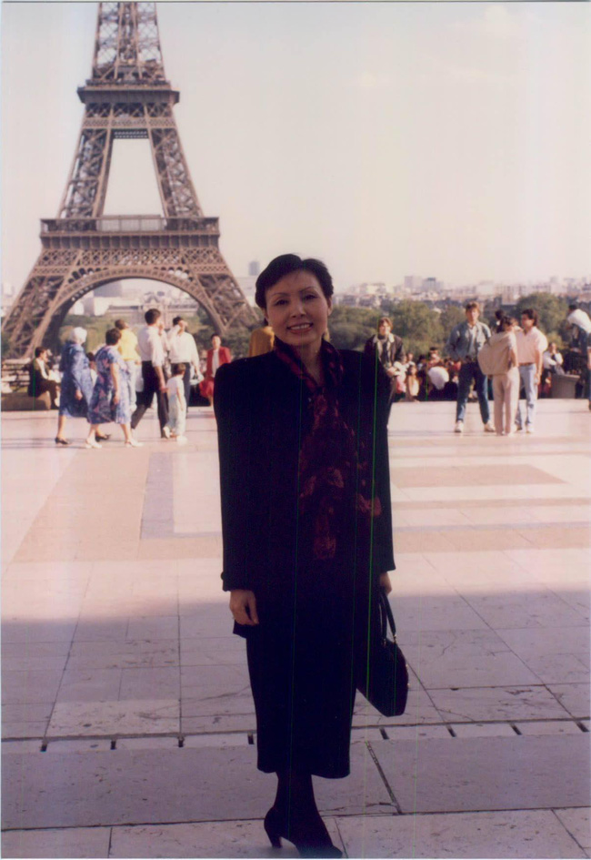 Loạt ảnh lúc còn trẻ của thái hoàng thái hậu nhà Sơn Kim, thần thái đỉnh cao khi gặp các nguyên thủ cấp cao, sang và đẹp không thua minh tinh-16