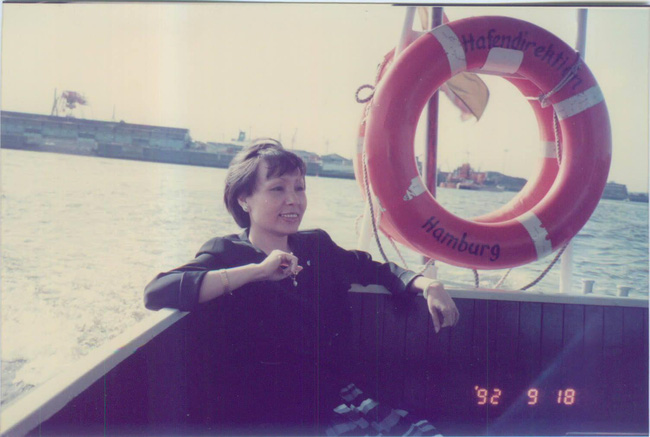 Loạt ảnh lúc còn trẻ của thái hoàng thái hậu nhà Sơn Kim, thần thái đỉnh cao khi gặp các nguyên thủ cấp cao, sang và đẹp không thua minh tinh-12