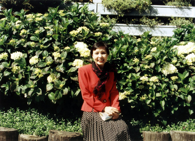 Loạt ảnh lúc còn trẻ của thái hoàng thái hậu nhà Sơn Kim, thần thái đỉnh cao khi gặp các nguyên thủ cấp cao, sang và đẹp không thua minh tinh-5