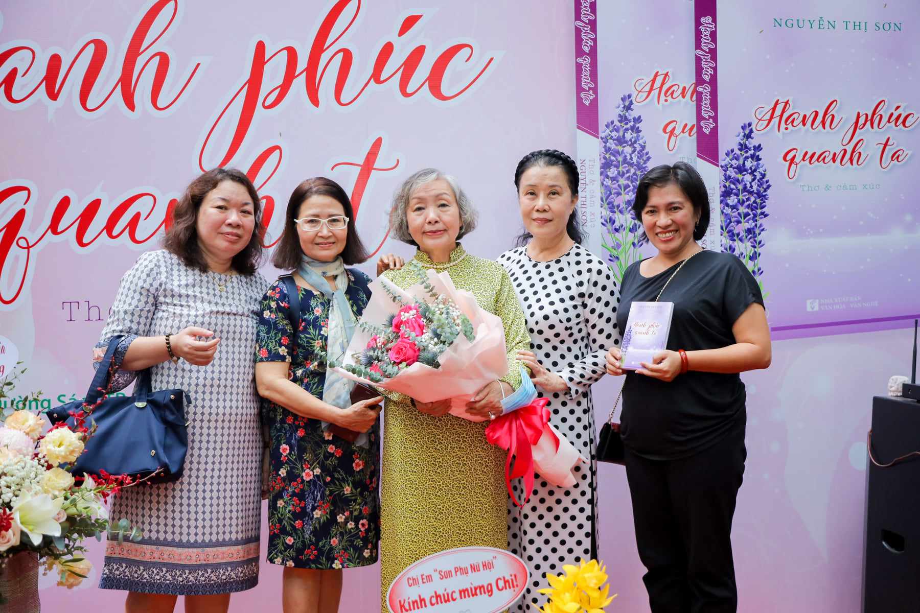 Loạt ảnh lúc còn trẻ của thái hoàng thái hậu nhà Sơn Kim, thần thái đỉnh cao khi gặp các nguyên thủ cấp cao, sang và đẹp không thua minh tinh-19