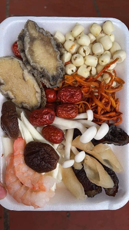 Trend mua soup tăng lực quốc dân bên trong là hải sản, bào ngư, vi cá rất hot thời điểm này: Loại set nguyên liệu chỉ từ 130k-10