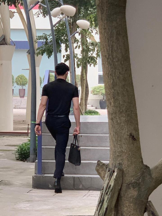 Thầy giáo HOT nhất cõi mạng : Chụp lén mà ngỡ như nam thần Hàn quốc, biết được danh tính ai cũng ngậm ngùi-1