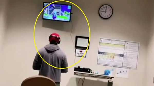 Đang lúc vợ chuyển dạ chờ sinh, chồng có hành động bất thường trong bệnh viện, khiến dư luận khuyên: Bỏ đi, nuôi con một mình-1