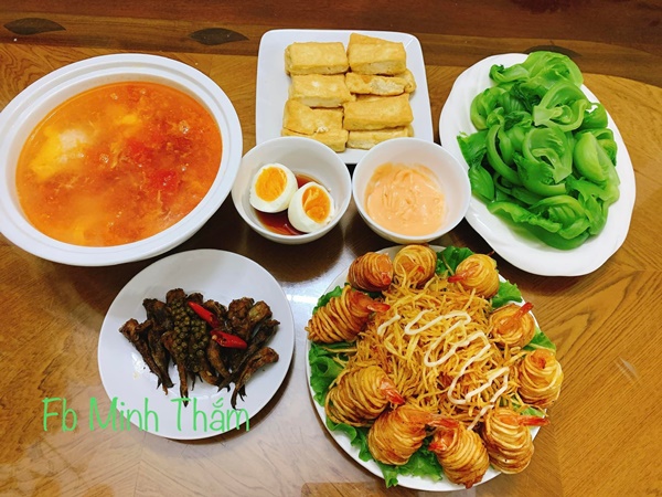 Con trai đang tuổi ăn tuổi lớn, mẹ đảm vào bếp hôm nào cũng tươm tất cơm ngon canh ngọt, đầy đủ dinh dưỡng-1