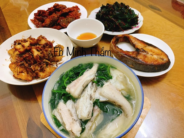 Con trai đang tuổi ăn tuổi lớn, mẹ đảm vào bếp hôm nào cũng tươm tất cơm ngon canh ngọt, đầy đủ dinh dưỡng-9