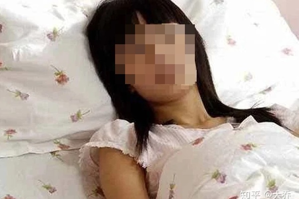 Cô gái 25 tuổi có 9 khối u ở ngực, bác sĩ cảnh báo 1 kiểu tính cách đã làm hại cô, chị em nào cũng có thì cần bỏ ngay đi-1