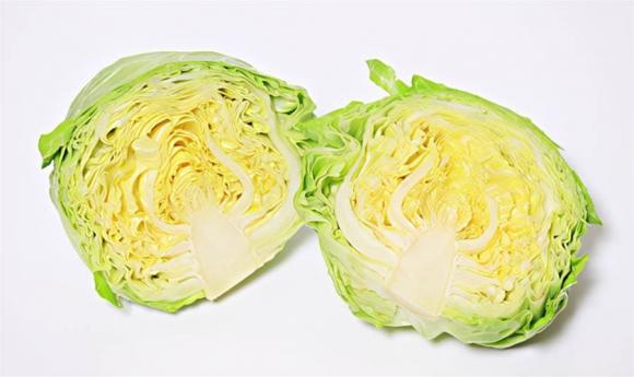 Nhớ đừng rửa bắp cải bằng nước, nó tương đương với ăn phải thuốc trừ sâu, dạy bạn cách chính xác, chất bẩn đều bay hết, rửa sạch rồi tự tin ăn nhé-3