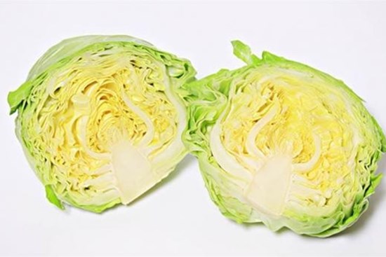 Nhớ đừng rửa bắp cải bằng nước, nó tương đương với ăn phải thuốc trừ sâu, dạy bạn cách chính xác, chất bẩn đều bay hết, rửa sạch rồi tự tin ăn nhé