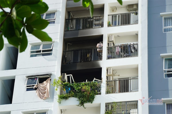 TP.HCM: Bé gái nghi bị mẹ ruột bạo hành dã man suốt 4 năm cùng lời nức nở Mẹ đánh chết con đi, đánh chết con cũng được, dì ruột cầu cứu CĐM-4