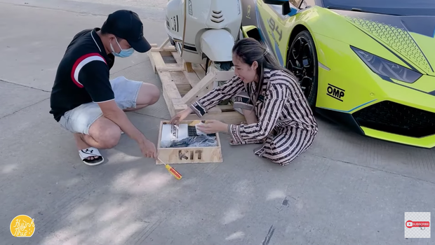 Danh tính nữ đại gia Bạc Liêu chi 1,5 tỷ tậu Vespa Dior cho đã cái nư, tiết lộ sẽ không đổ xăng để dành làm 1 việc-2