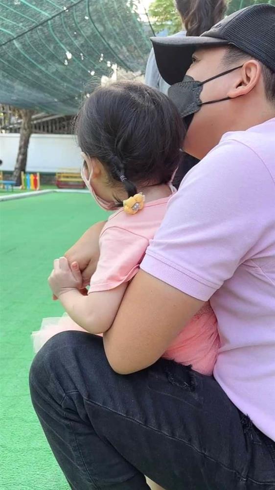 Soi Facebook Trường Giang, dân tình phát hiện 1 CHI TIẾT, phải tấm tắc khen cách dạy con: Chẳng trách Destiny mới nhỏ xíu đã giỏi thế này-2