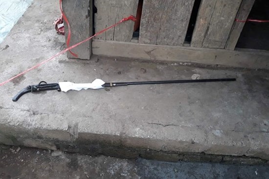 Dùng súng kíp sát hại vợ mang thai chỉ vì ghen tuông