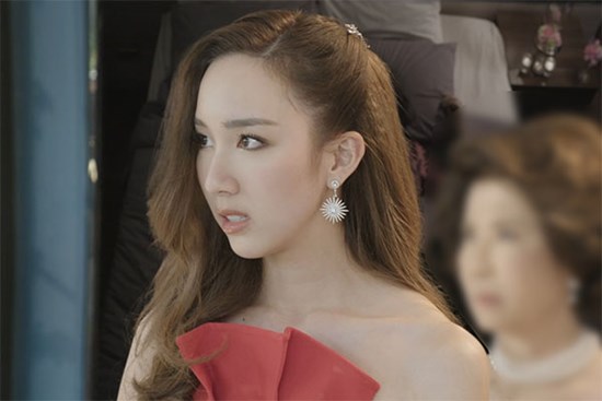 Đi ăn liên hoan về đã thấy mẹ chồng “đứng canh” ở đầu ngõ, tôi thẳng thừng hỏi 1 câu vạch trần suy nghĩ “đen tối” của bà