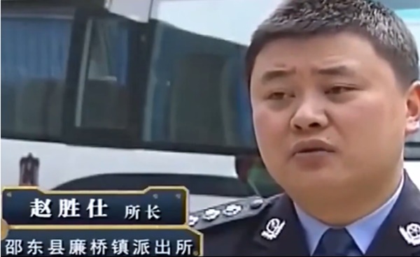 Con trai nằm mơ thấy mẹ quá cố 7 ngày liền, mở nắp quan tài phát hiện thi thể biến mất, cảnh sát điều tra mới hé lộ chân tướng-7