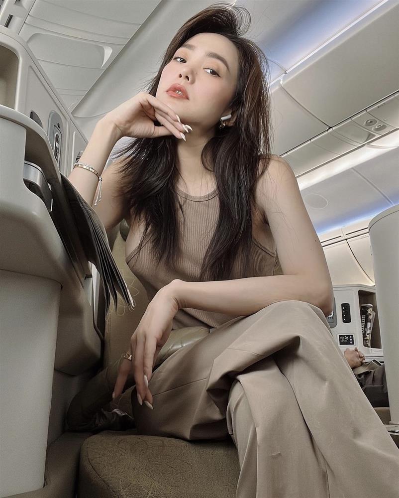 Vòng 1 Minh Hằng chỉ trực bung ra ngoài vì kiểu áo tức mắt-2