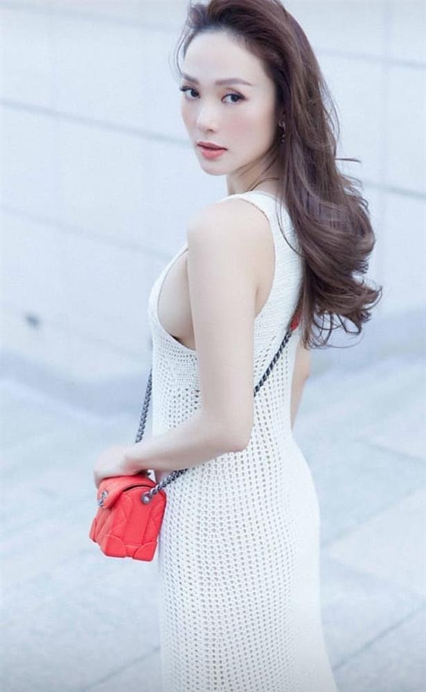 Vòng 1 Minh Hằng chỉ trực bung ra ngoài vì kiểu áo tức mắt-3