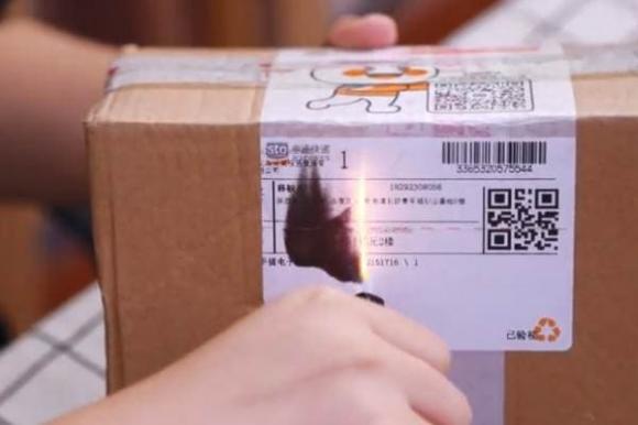 Sau khi chuyển phát nhanh được ký nhận, phải dùng bật lửa để nướng, đọc xong bạn sẽ biết đó là vì sao, người thông minh vẫn làm-4