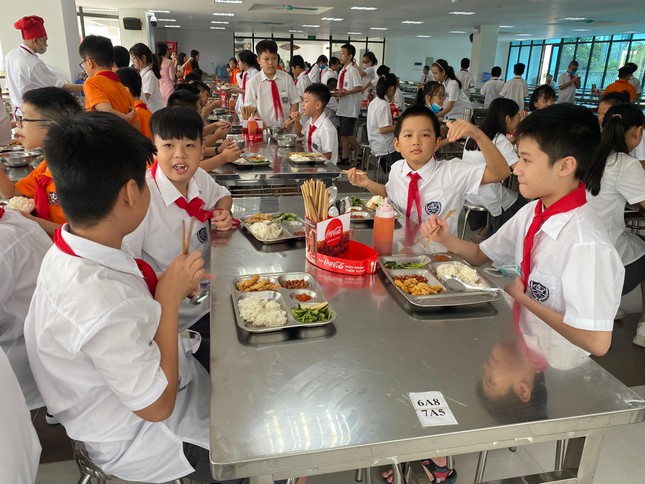 Hà Nội: Gần 100% học sinh đi học, nhiều trường sẽ tổ chức ăn bán trú-1