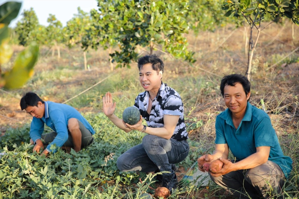 Ngọc Sơn mua khu vườn rộng 50 héc ta tại Bình Thuận để trồng rau, nuôi cá-4