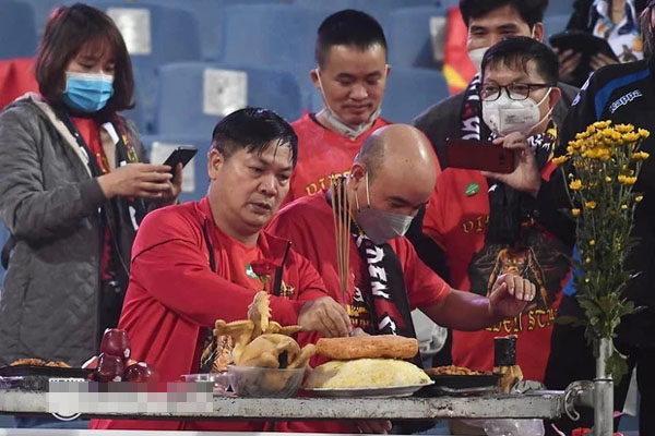 Danh tính đại gia thưởng 1 tỷ cho tuyển Việt Nam dự Sea Games-7