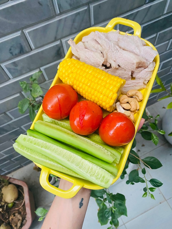 Nấu ăn vì đam mê, vợ đảm&nbsp;đều đặn cơm ngon canh ngọt&nbsp;cho chồng mang đi làm, tự vẽ cả menu&nbsp;cực độc đáo-1