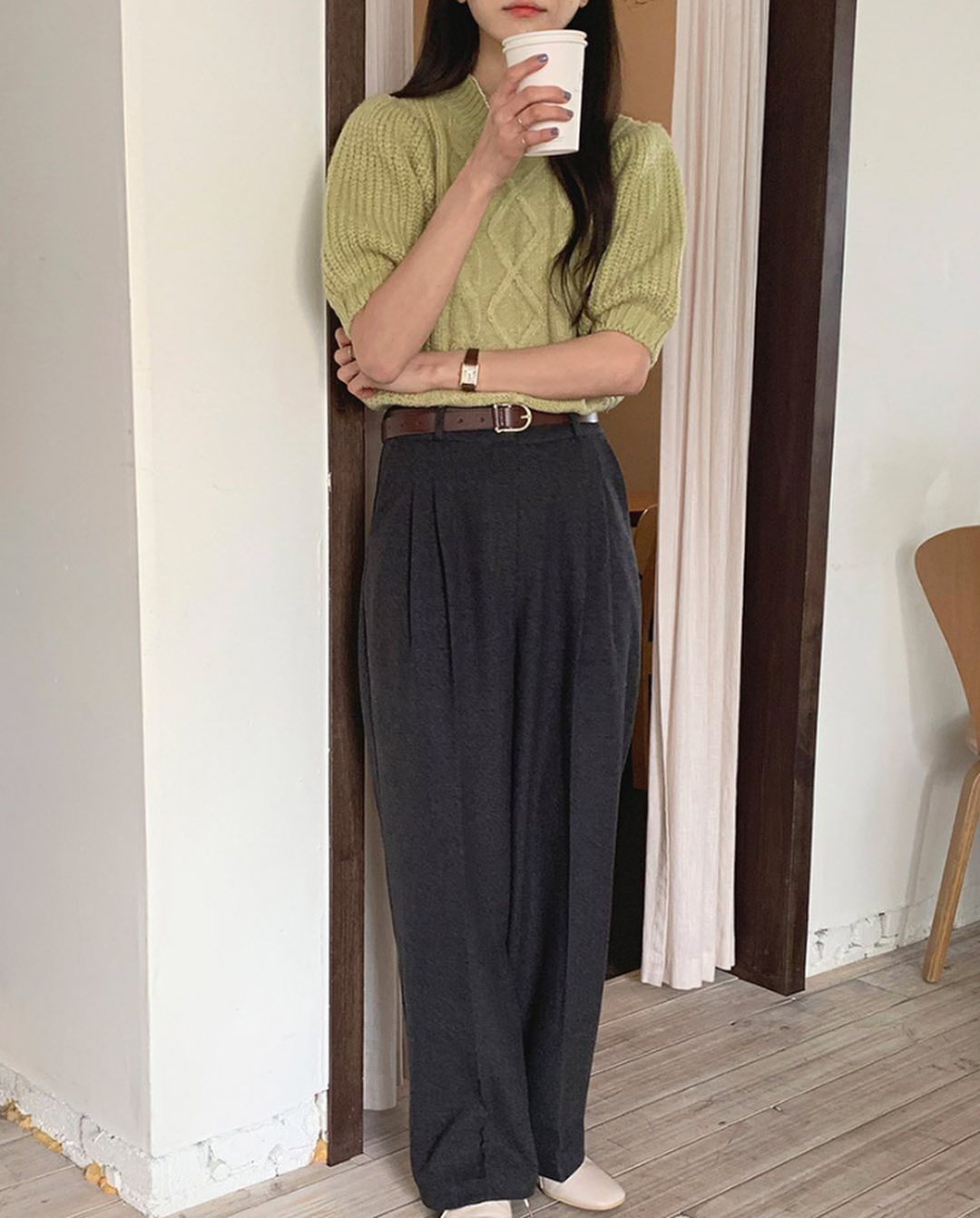 Gái Hàn diện nhiều phong cách với một chiếc quần mà ai cũng có, hóa ra là vì lên đồ đẹp mê-9