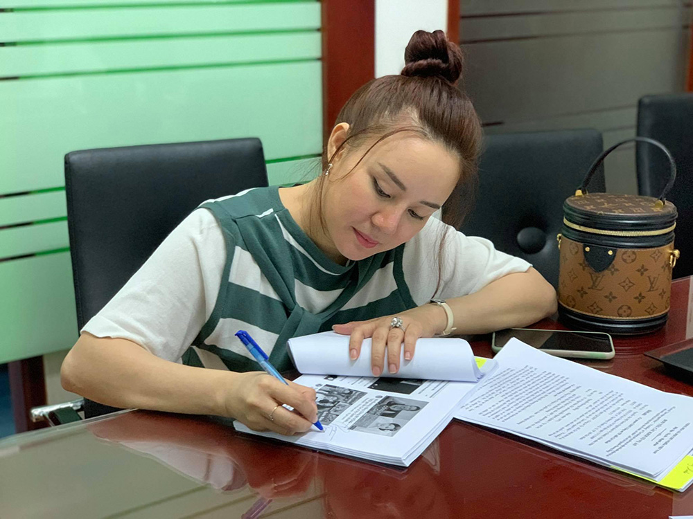Vì sao Vy Oanh làm việc với cơ quan chức năng, yêu cầu khởi tố bà Nguyễn Phương Hằng?-3