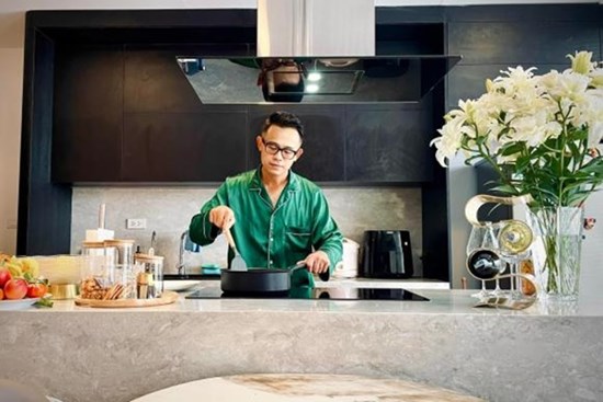 Không gian sang trọng và hiện đại bên trong căn hộ mới của MC Đức Bảo