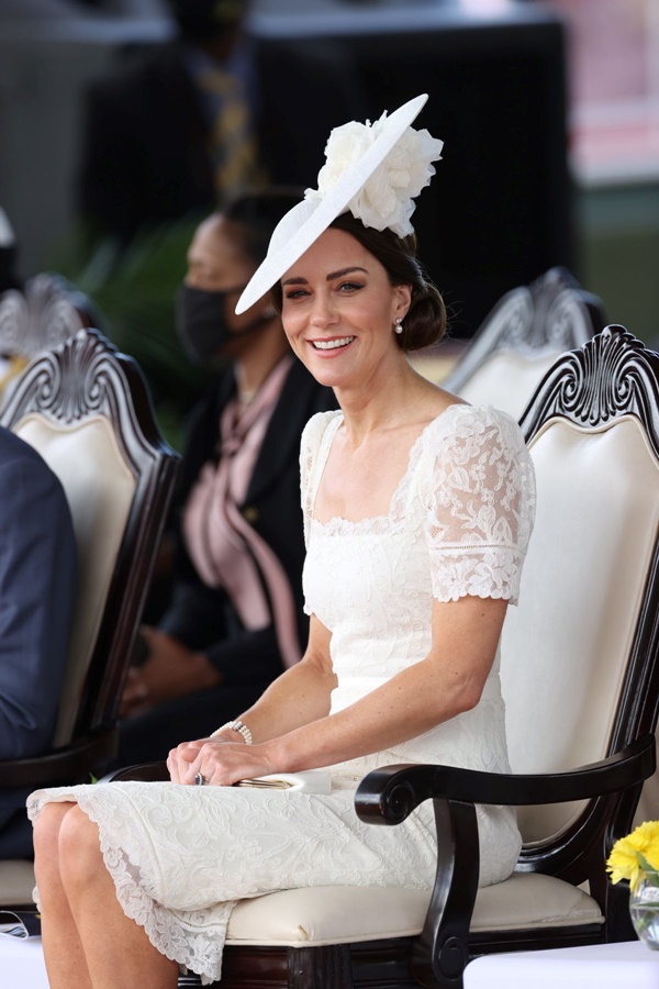 Mehgan Markle phải tức đỏ mắt khi phát hiện Công nương Kate khẳng định vị thế Nữ hoàng tương lai theo cách bất ngờ-5