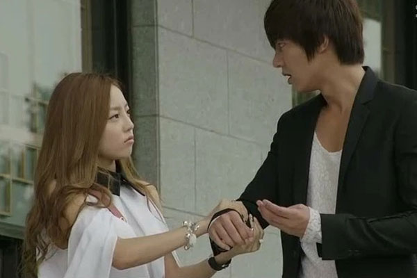 Chồng cũ theo đuổi mong muốn tái hôn, vợ sốc nặng khi phát hiện ra đó chỉ là một âm mưu kinh hoàng-1