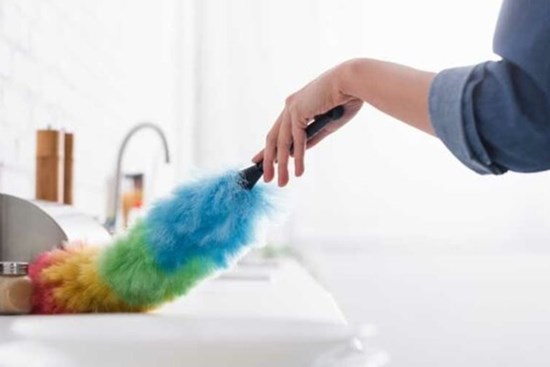Nhà nhiều bụi chỉ dùng chổi phất trần là sai lầm lớn, học mẹo này giúp dọn nhà đơn giản và nhanh gấp bội