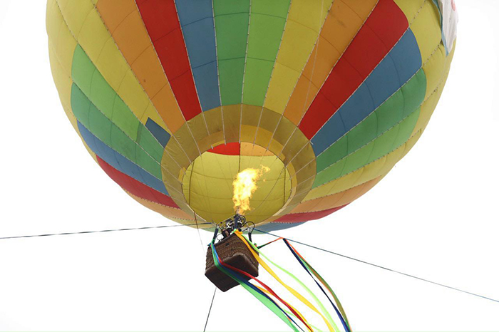 Du khách trải nghiệm bay với khinh khí cầu-4