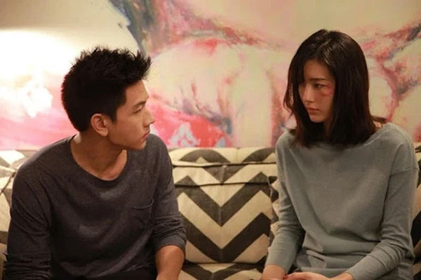 Nửa đêm chồng giận dữ vô lý đập tivi, sáng hôm sau cô vợ làm một việc khiến đối phương ân hận tột độ-1