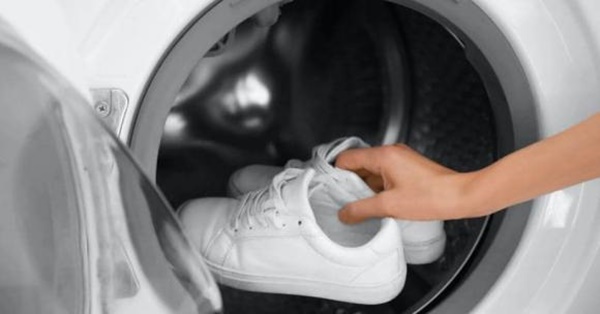 Mách bạn 9 cách bất ngờ giúp loại bỏ mùi hôi trên giày-5